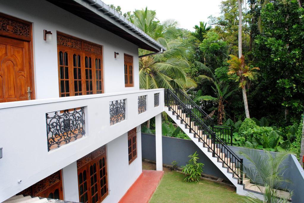 Cinnamon Holiday Inn Hikkaduwa Bagian luar foto