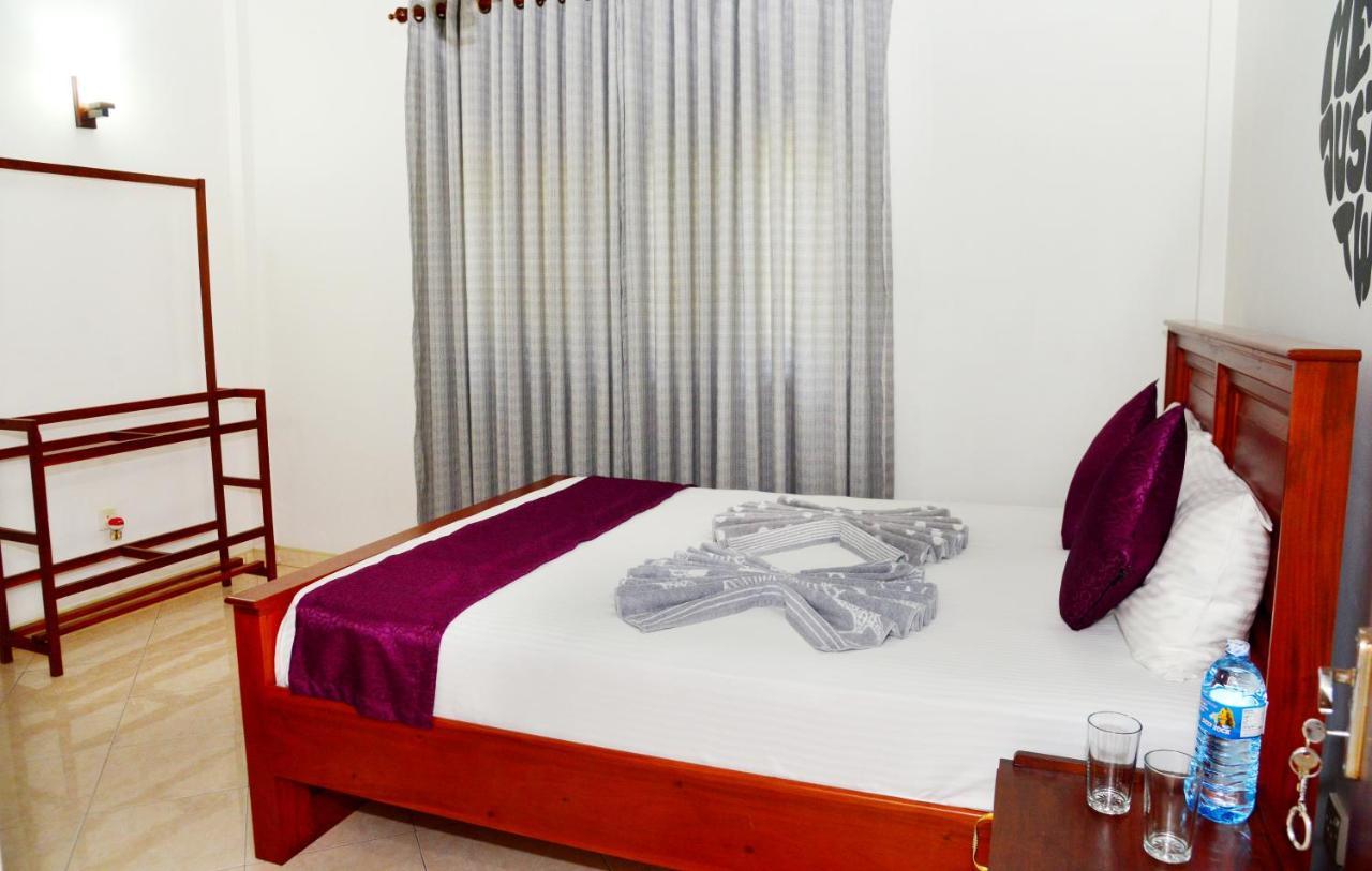 Cinnamon Holiday Inn Hikkaduwa Bagian luar foto